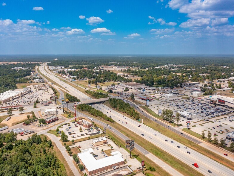 More Photos Of 12466 I 45 N, Willis Unknown For Lease