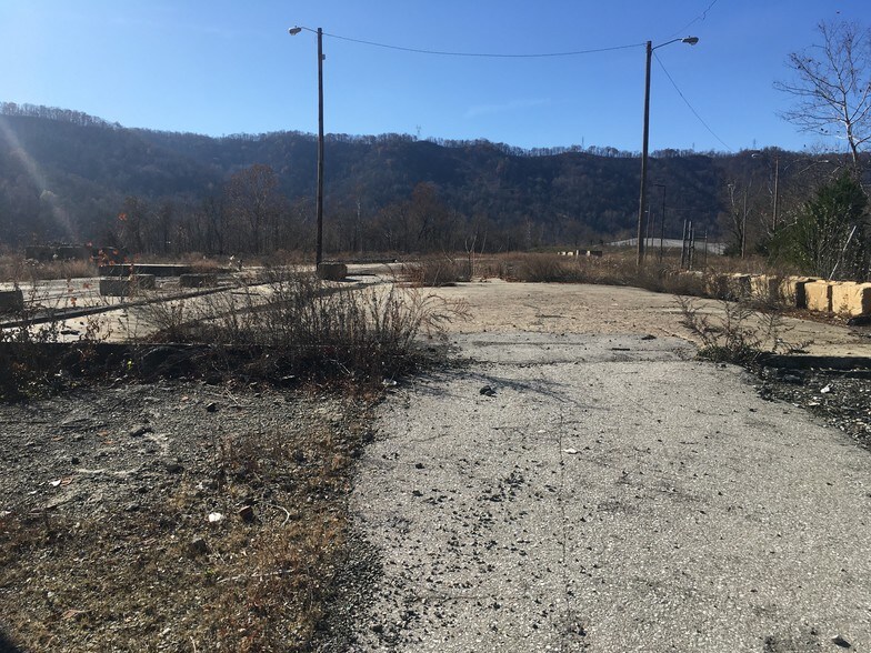 More Photos Of Route 60, London Land For Sale