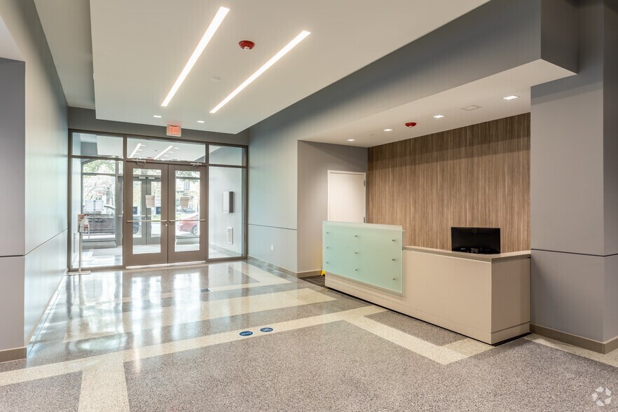 More Photos Of 600 Pennsylvania Ave SE, Washington Office For Lease