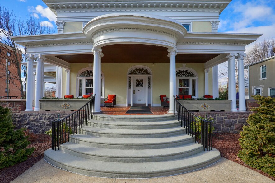 More Photos Of 802 N Duke St, Lancaster Office For Sale