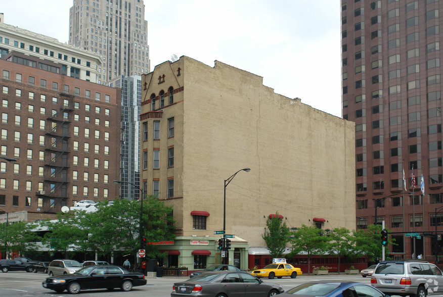 Primary Photo Of 501 S Wells St, Chicago Storefront Retail Residential For Sale