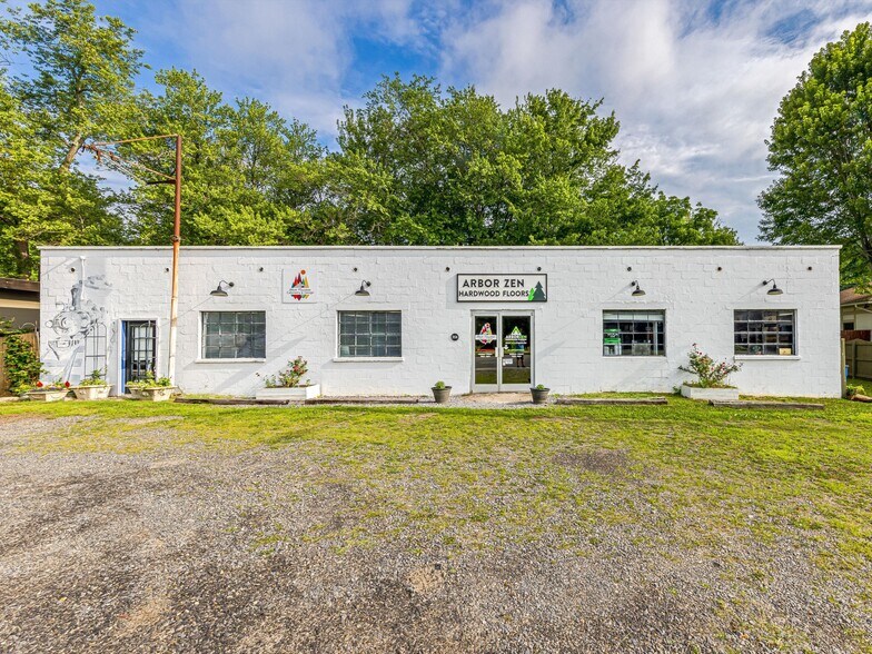 Primary Photo Of 3154-3156 US 70 Hwy, Black Mountain Office For Lease