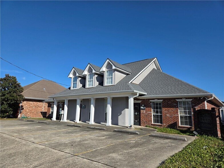More Photos Of 1065 Muller Pky, Westwego Office For Sale