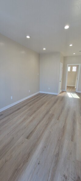 More Photos Of 1051 Price St, Pismo Beach General Retail For Lease