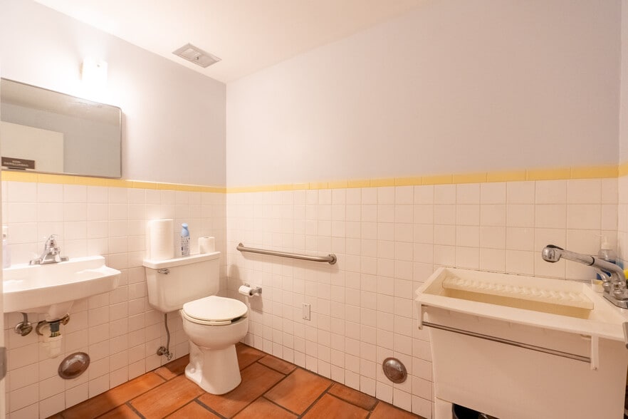 More Photos Of , Coral Gables Office For Sale