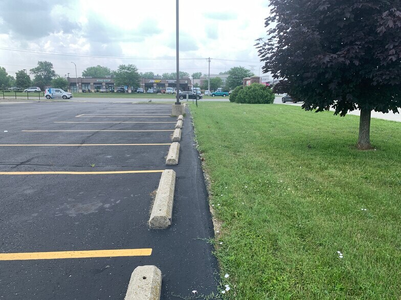 More Photos Of 7320 W Good Hope Rd, Milwaukee Fast Food For Lease