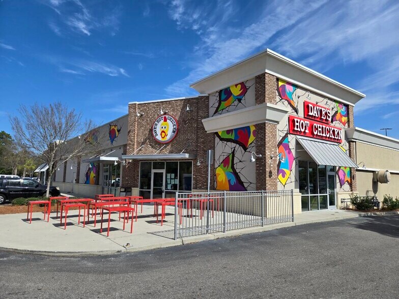 More Photos Of 1800 Victory Dr, Savannah Unknown For Sale