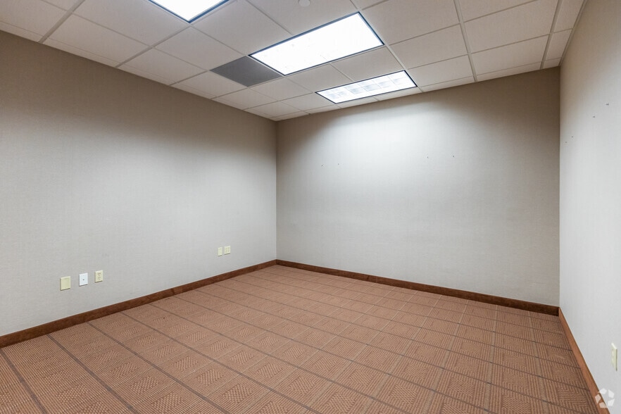 More Photos Of 2400 E Commercial Blvd, Fort Lauderdale Office For Lease