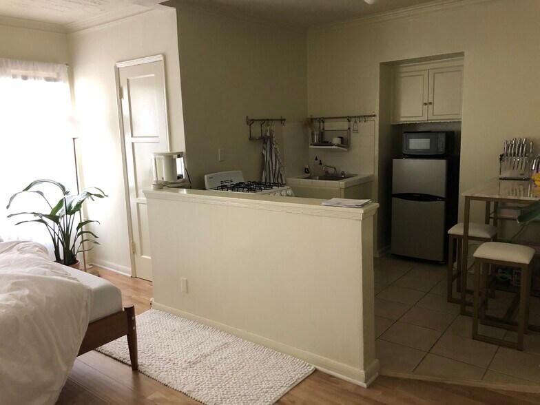 More Photos Of 707-709 Crenshaw Blvd, Los Angeles Apartments For Sale