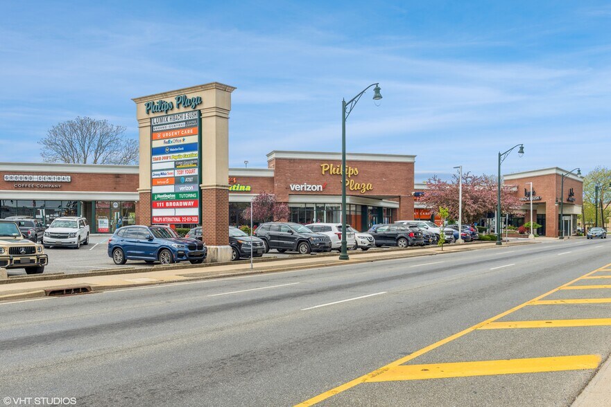 Primary Photo Of 601-693 Sunrise Hwy, Lynbrook Unknown For Lease