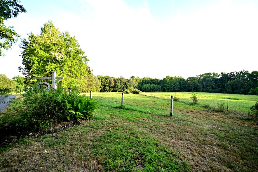 More Photos Of Cues Favorite @ La Plata Rd Route 488, Waldorf Land For Sale