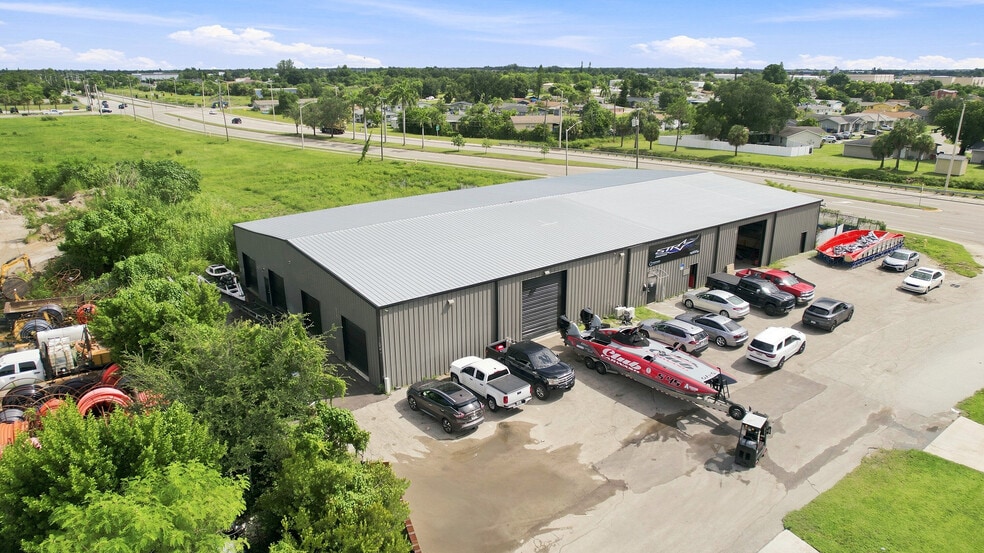 More Photos Of 3535 Dora St, Fort Myers Industrial For Sale