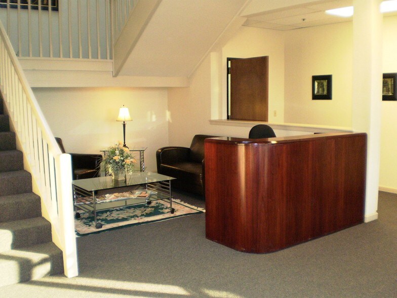 More Photos Of 1300 White Oaks Rd, Campbell Medical For Lease