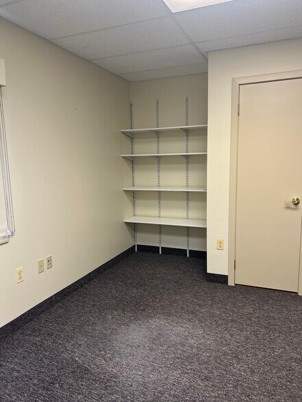 More Photos Of 401-423 Coventry Dr, Phillipsburg Medical For Sale