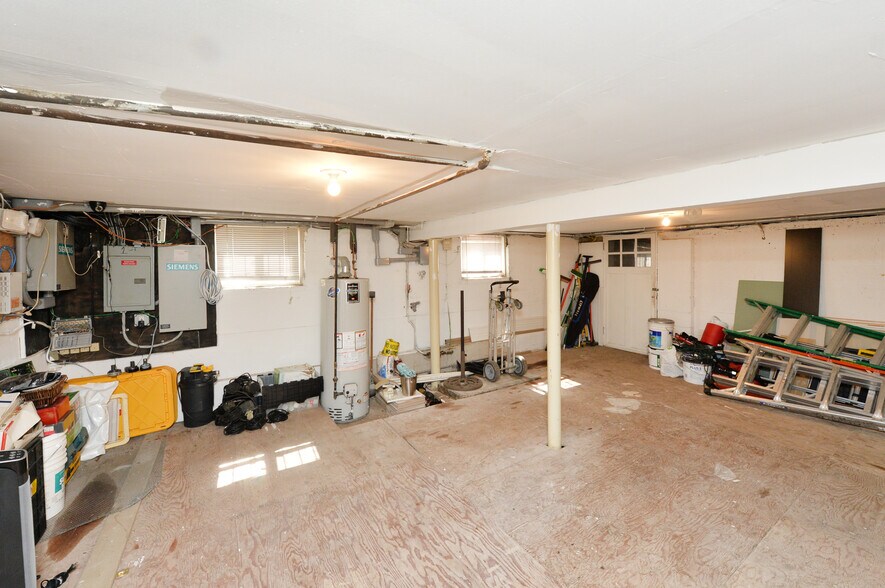 More Photos Of 24 Farview Ter, Paramus Office For Sale