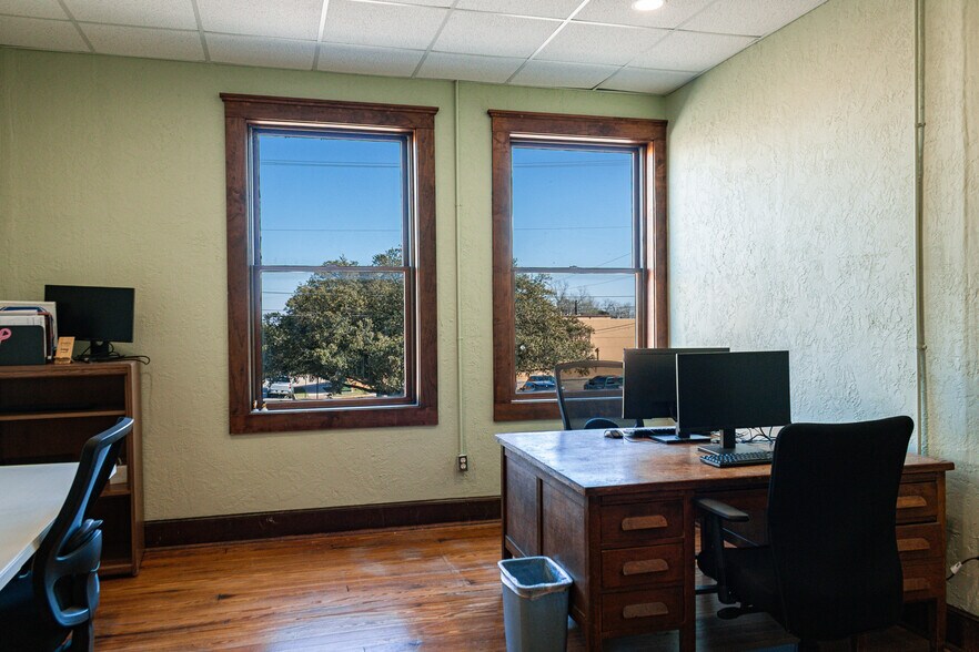 More Photos Of 123 William J Bryan Parkway, Bryan Warehouse For Sale