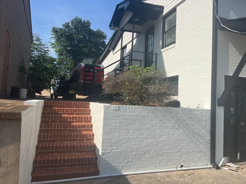 More Photos Of 1675 NW Old 41 Hwy, Marietta Service For Lease