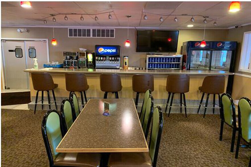 More Photos Of 1565 Marion-Waldo Rd, Marion General Retail For Sale