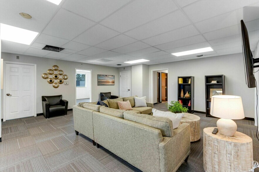 More Photos Of 2140 S Holly St, Denver Office For Lease