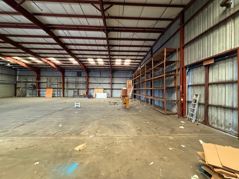 More Photos Of 627 Anchors St NW, Fort Walton Beach Warehouse For Sale