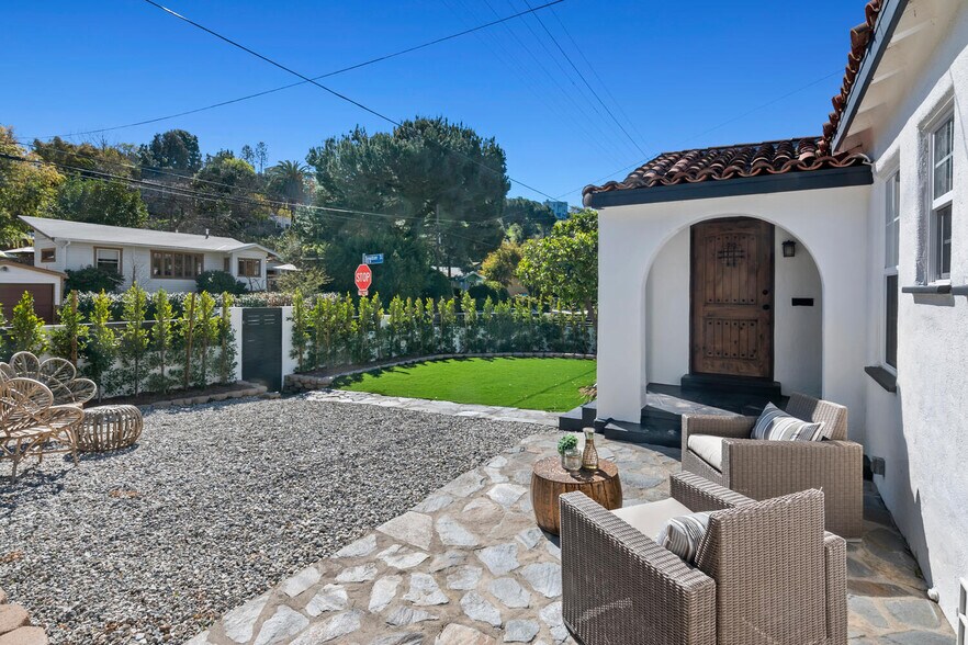 More Photos Of 2201 Avon St, Los Angeles Multifamily For Sale