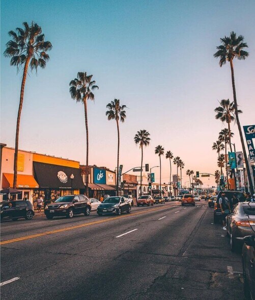 More Photos Of 438 N Fairfax Ave, Los Angeles Storefront For Lease