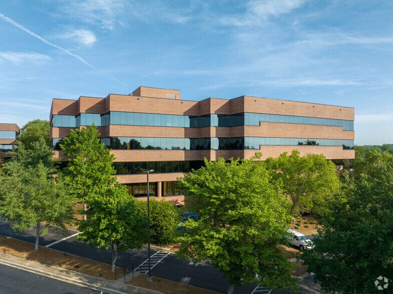 More Photos Of 124 Verdae Blvd, Greenville Office For Lease