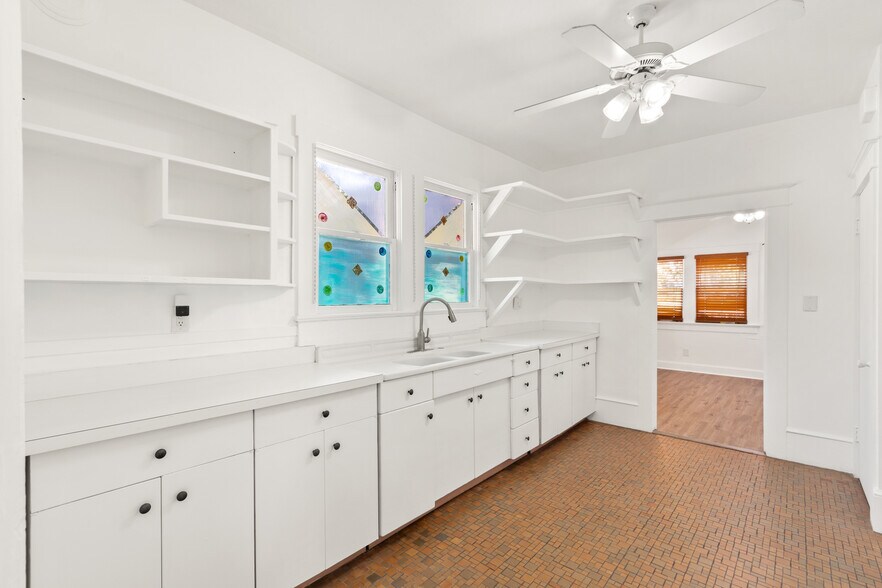 More Photos Of 131 King St, Saint Augustine Freestanding For Sale