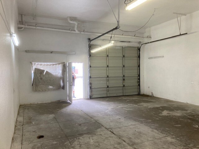 More Photos Of 1218-1224 Long Beach Blvd, Long Beach Storefront Retail Residential For Lease