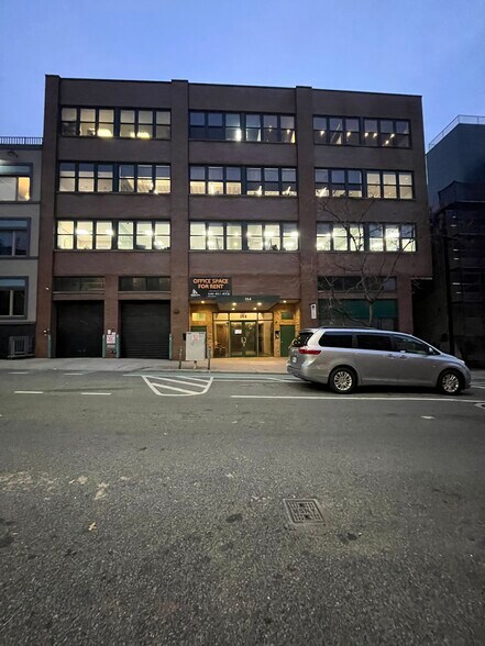 More Photos Of 164 20th St, Brooklyn Office For Lease