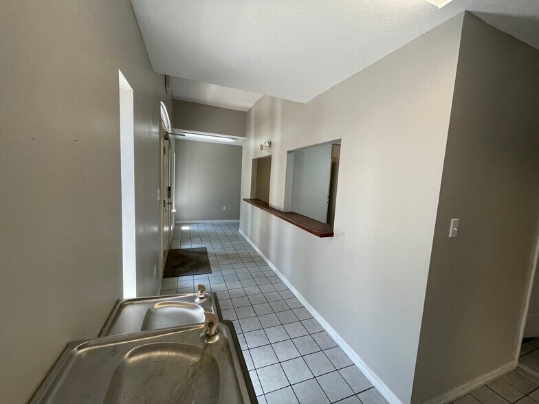 More Photos Of 2145 US Highway 441, Leesburg Office For Lease