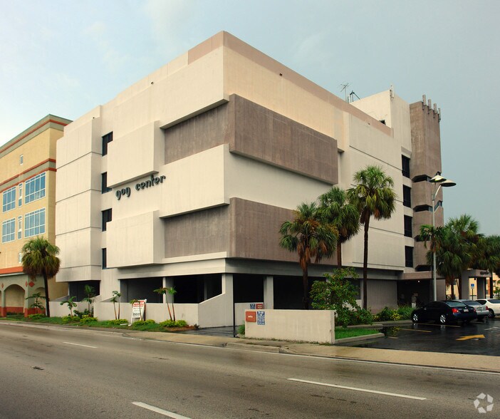 Primary Photo Of 909 NE 163rd St, North Miami Beach Medical For Lease