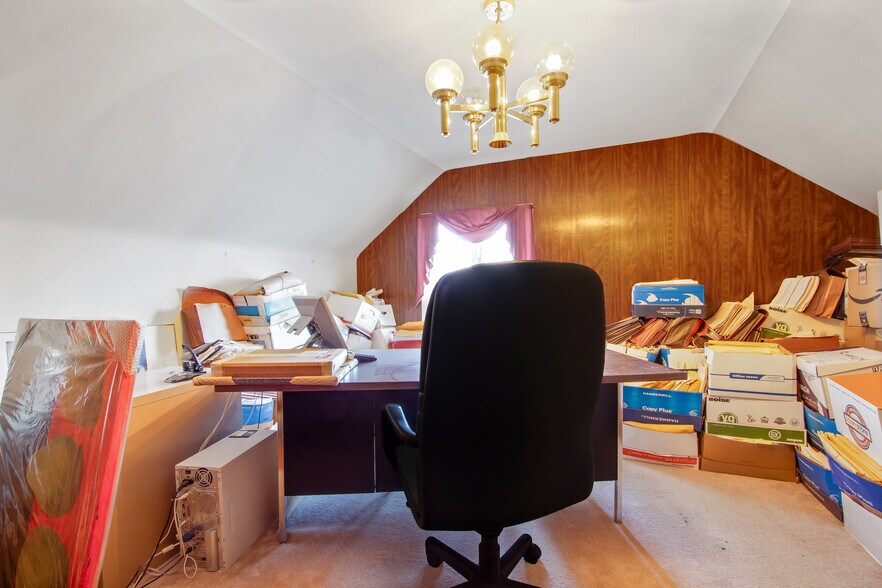 More Photos Of 2025 Clinton St, Buffalo Office For Sale