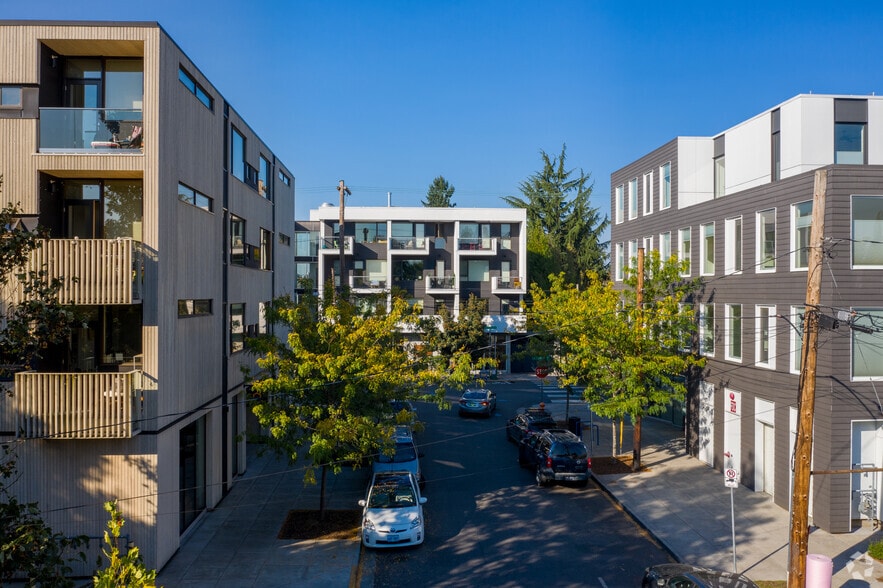 More Photos Of 3330 SE Division St, Portland Apartments For Lease