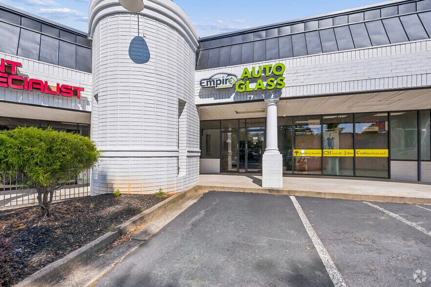 More Photos Of 11235 Alpharetta Hwy, Roswell Storefront For Lease