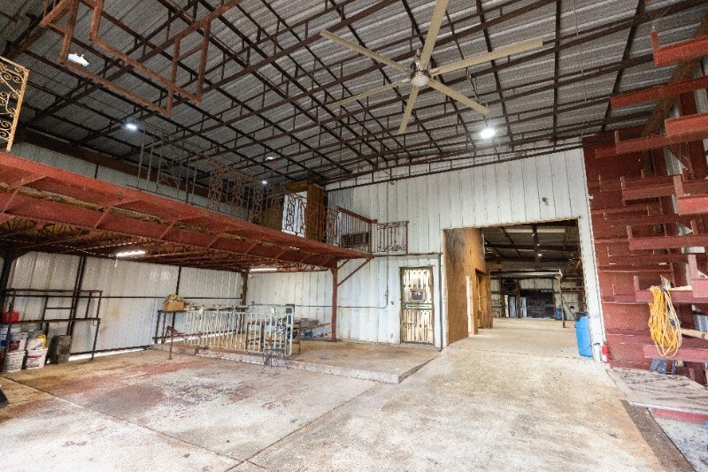 More Photos Of 4824 Pontchartrain Dr, Slidell Light Manufacturing For Sale