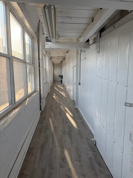 More Photos Of 60 Dickerson St, Newark Light Manufacturing For Lease