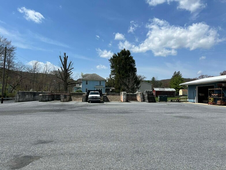 More Photos Of 200 Bridge St, Tremont General Retail For Sale