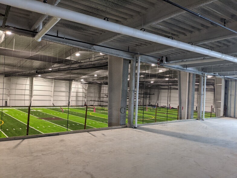 More Photos Of 7095 S Ballpark Dr, Franklin Office For Lease