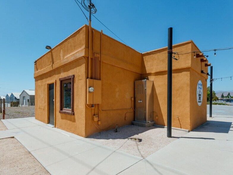 More Photos Of 950 Calimesa Blvd, Calimesa Freestanding For Sale