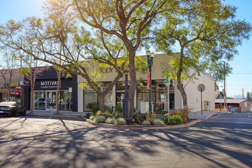 More Photos Of 2240 Honolulu Ave, Montrose Storefront For Lease