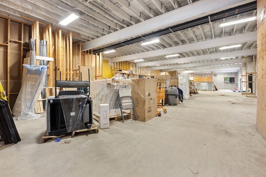 More Photos Of 255-257 Ste-anne Ave, Ottawa Warehouse For Sale