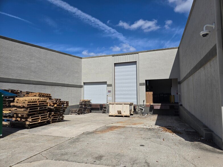 More Photos Of 340 Scarlet Blvd, Oldsmar Manufacturing For Sale