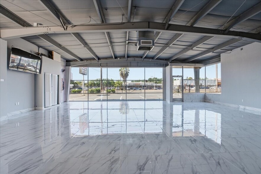 More Photos Of 4554 Auburn Blvd, Sacramento Auto Dealership For Sale