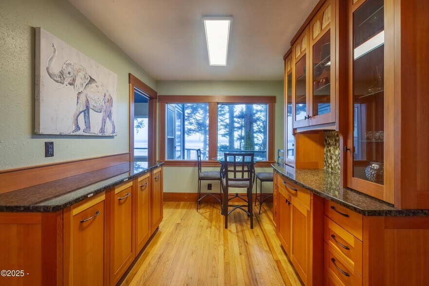 More Photos Of 4925 NW Woody Way, Newport Specialty For Sale