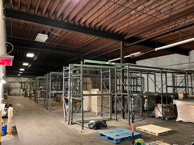 More Photos Of 8-10 Beech St, Paterson Industrial For Lease