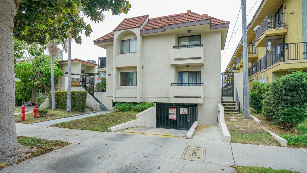 Primary Photo Of 427 Lincoln Ave, Glendale Apartments For Sale