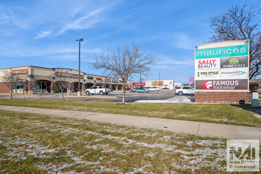 More Photos Of 3620 Edgewood Rd SW, Cedar Rapids Freestanding For Lease