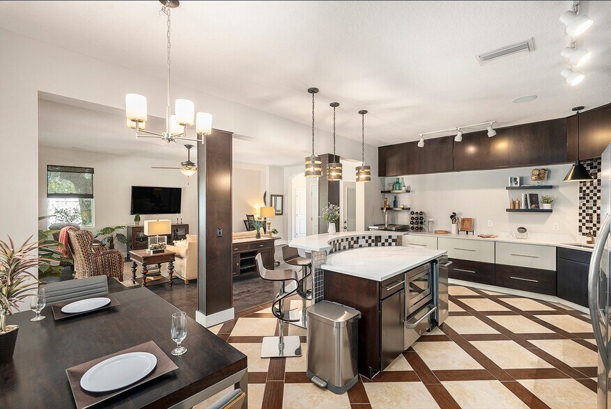 More Photos Of 5701 S Macdill Ave, Tampa Medical For Sale