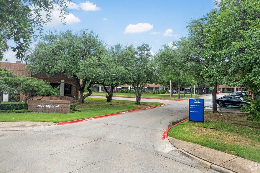 More Photos Of 7920 Elmbrook Dr, Dallas Medical For Lease
